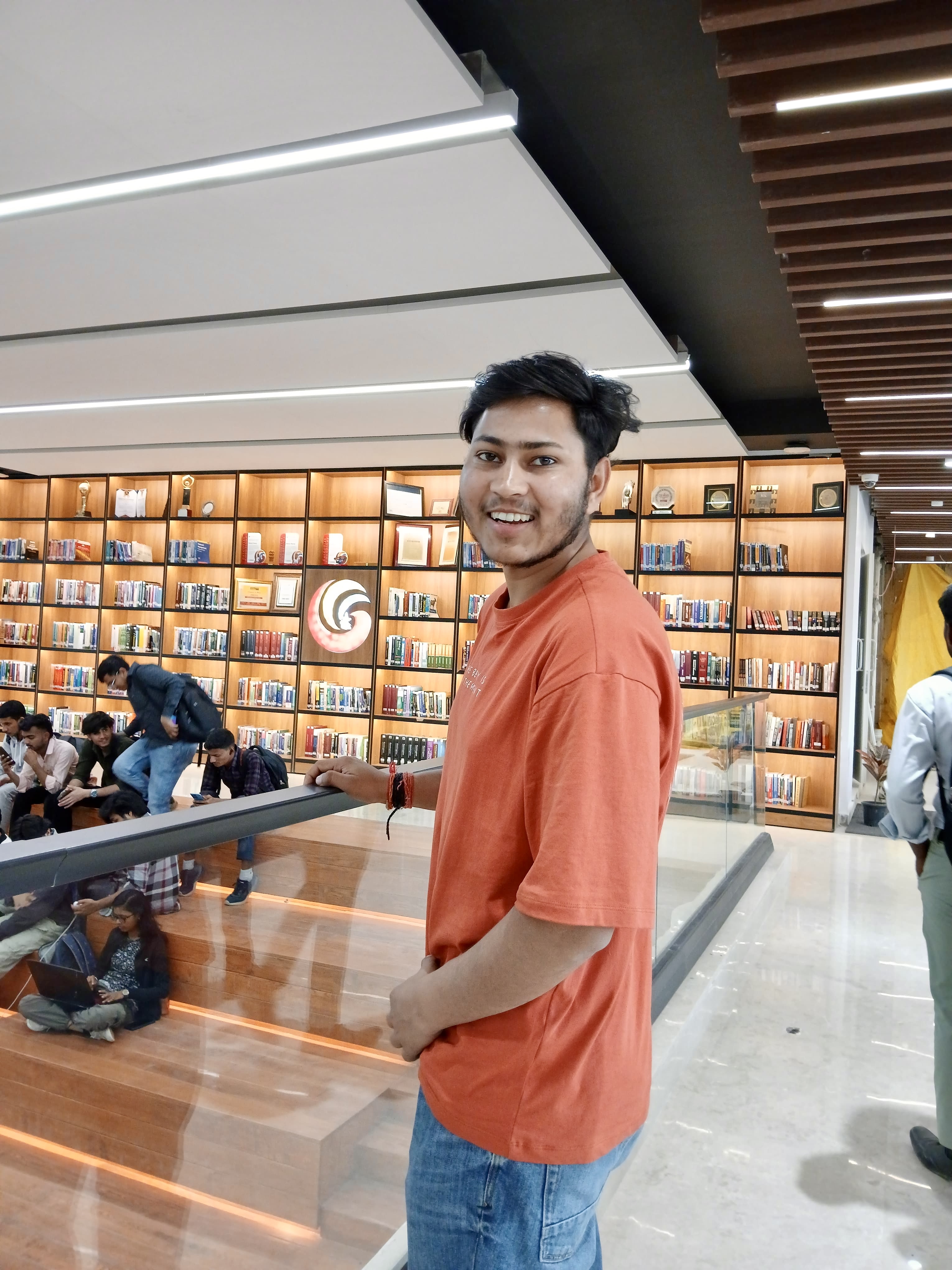 Profile photo of Vivek Bhatt, MCA student and aspiring Web Developer
